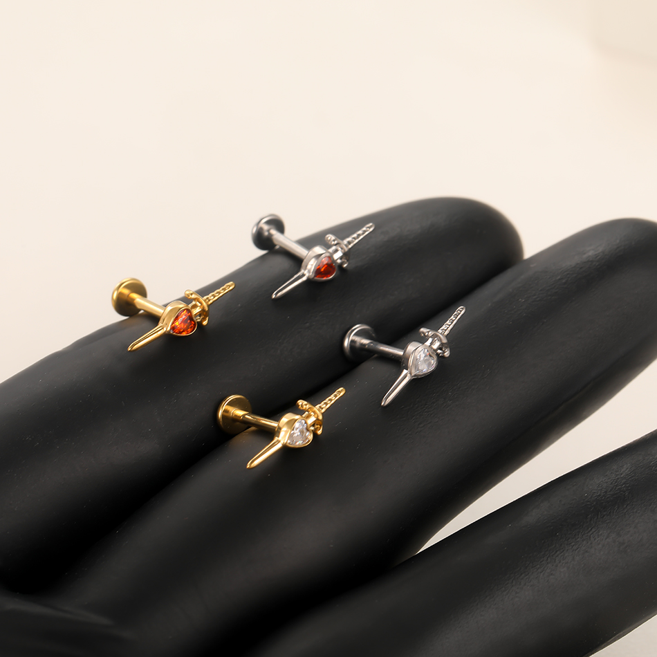 1pc Titanium Heart Zircon Swor - Dermal Anchor Top recension och pris