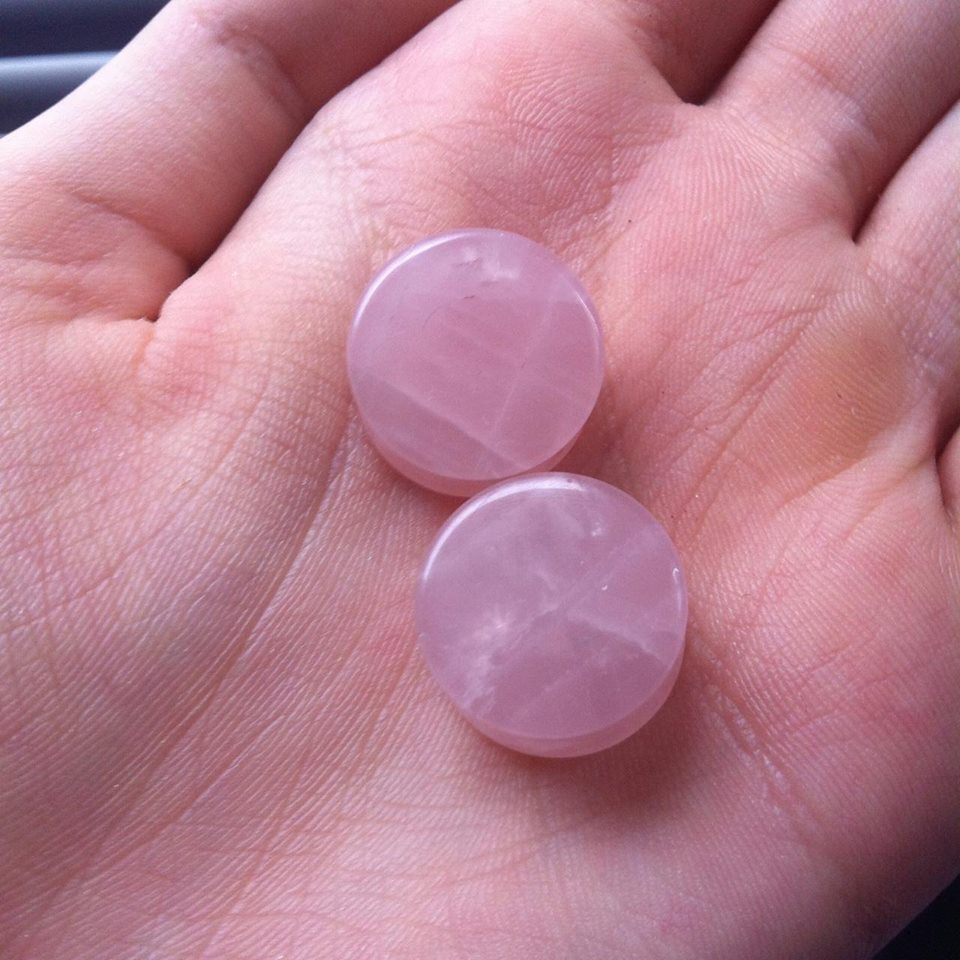 2Pc Pink Quartz Organic Stone  - Body Jewelry Plus recension och pris
