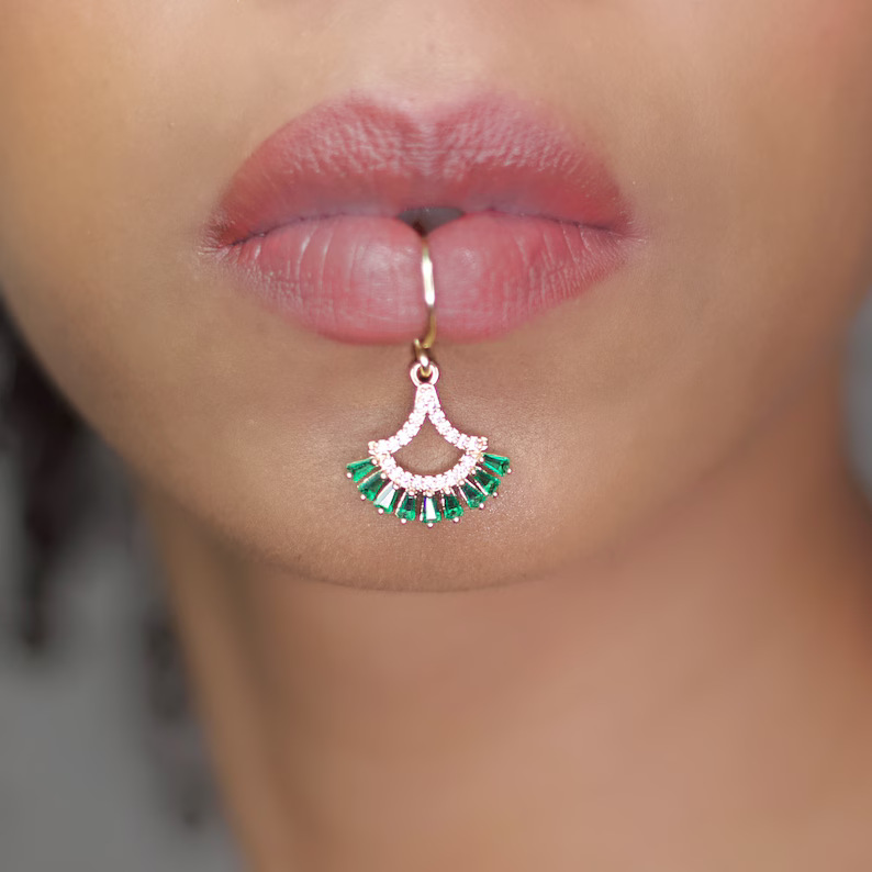 Luxury Gold Color Flower Shape - Body Jewelry Quality recension och pris